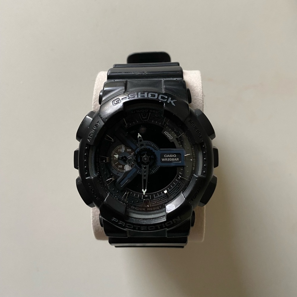 G-Shock GA-110 Black. Needs a new battery. In very good condition